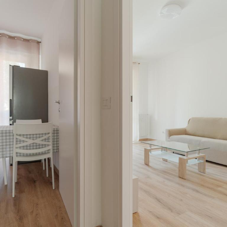 GuestHost - Cozy Balcony Flat Milano Comasina MM3 - Two-Bedroom Apartment - 10
