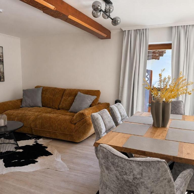 Aparthaus Dittelbach by Faraway Homes - Three-Bedroom Deluxe Apartment - 13