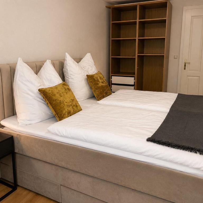 Aparthaus Dittelbach by Faraway Homes - Three-Bedroom Deluxe Apartment - 14