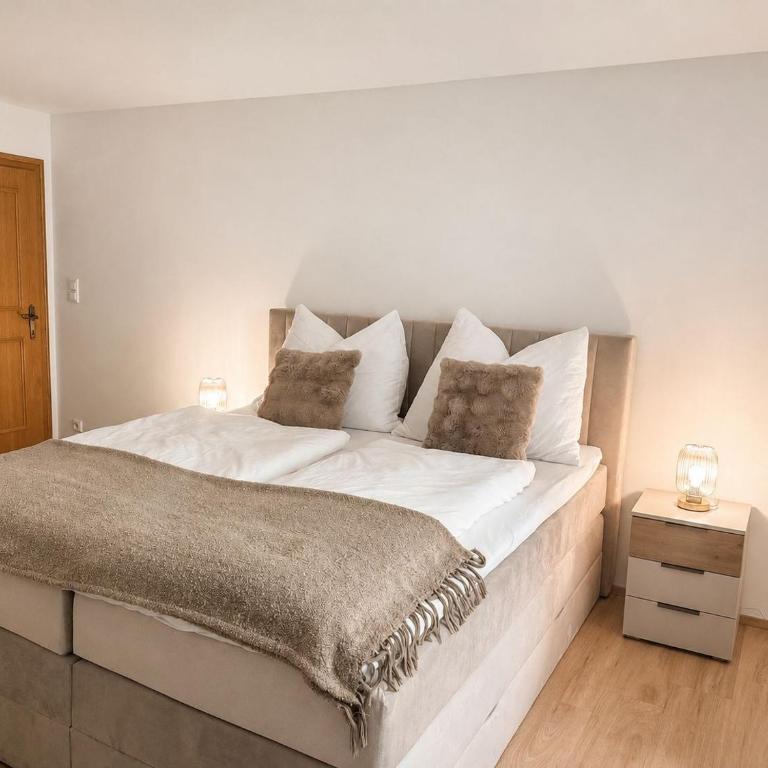 Aparthaus Dittelbach by Faraway Homes - Four-Bedroom Penthouse Apartment - 10