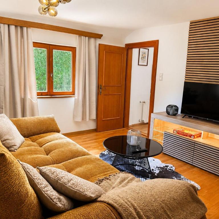 Aparthaus Dittelbach by Faraway Homes - Four-Bedroom Penthouse Apartment - 20