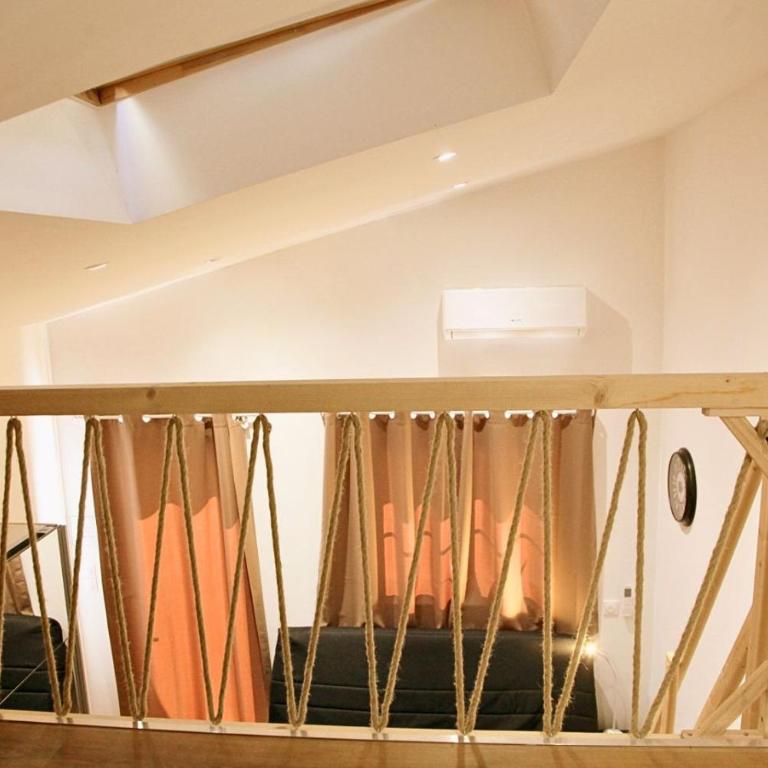 Suite indépendante avec terrasse - Clim & Parking Public gratuit à proximité - Apartment mit 1 Schlafzimmer - 25