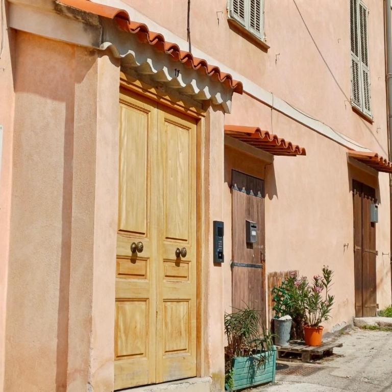 2p rénové dans bel immeuble Niçois de Caractère - Appartement 1 Chambre avec Balcon - 9