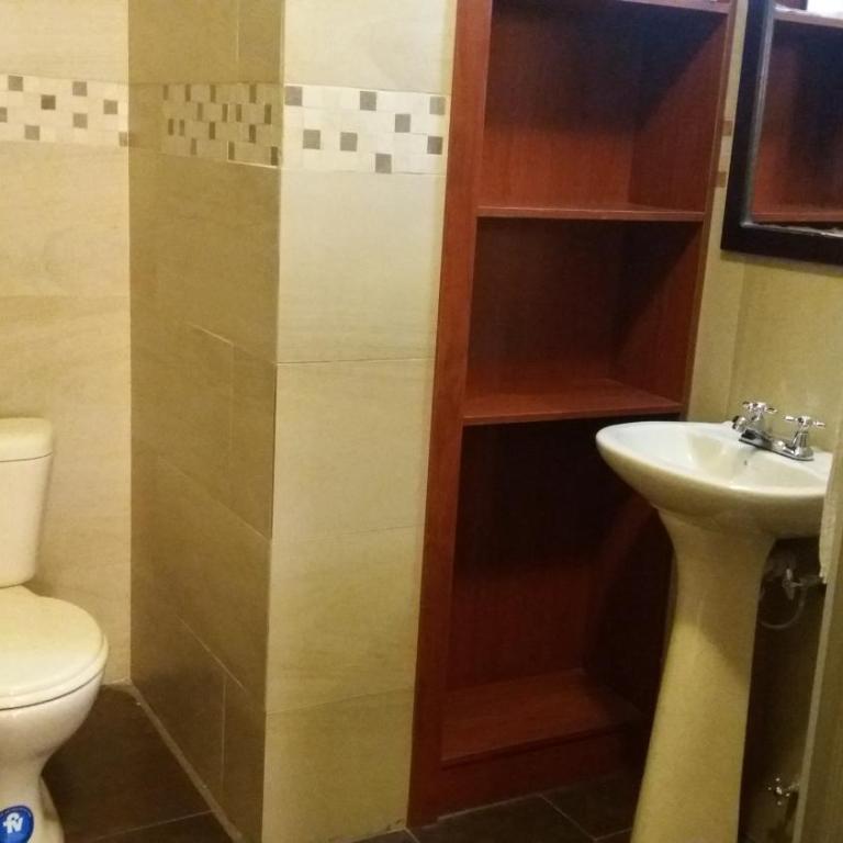 Hotel Saint Thomas - Habitación Doble con baño privado - 2 camas - 3
