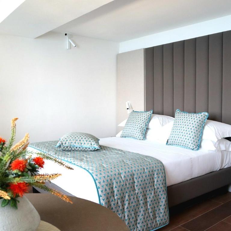 Sublimis Boutique Hotel, WorldHotels Elite - Comfort Queen Room with Sea View - Non-Smoking - 5