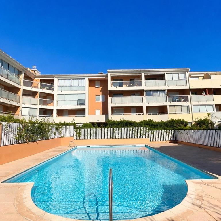 Studio calme, jardin, à 2 min de la mer, parking - Appartement 1 Chambre - 6