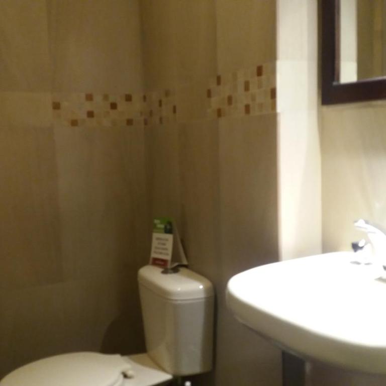 Hotel Saint Thomas - Habitación Individual con baño - 5