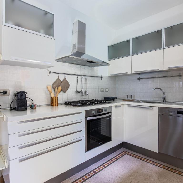 Verdemare, a Viareggio parcheggio privato e splendido giardino - Villa con 2 Camere da Letto - 39