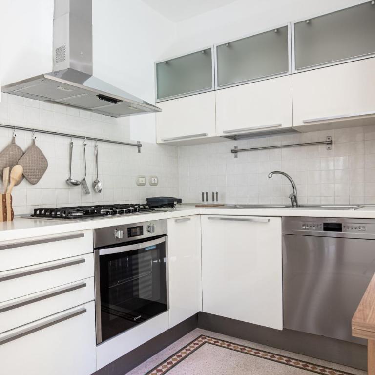 Verdemare, a Viareggio parcheggio privato e splendido giardino - Villa con 2 Camere da Letto - 41