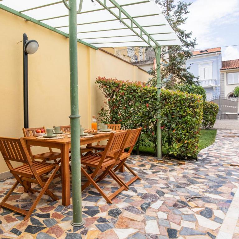 Verdemare, a Viareggio parcheggio privato e splendido giardino - Villa con 2 Camere da Letto - 53