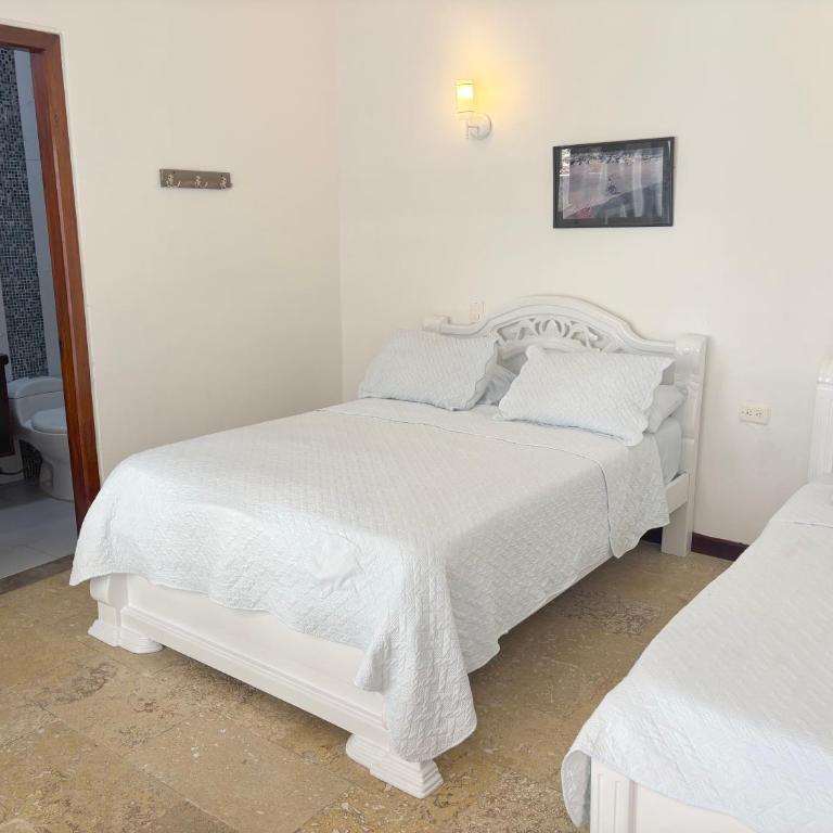 Akel House Hotel - Getsemaní - Cartagena - Triple Room Ground Floor - 8