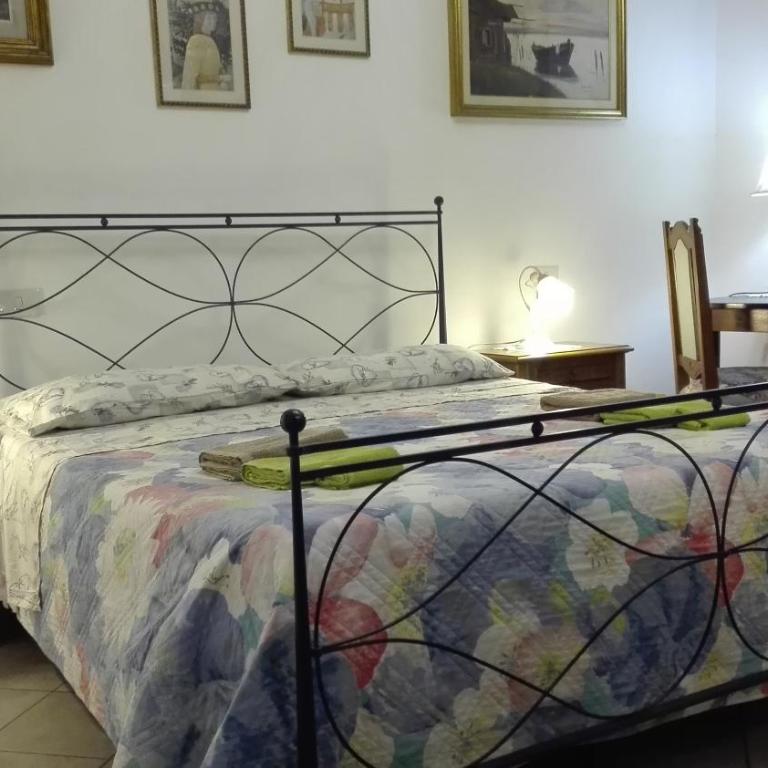 Alfieri Bed & Breakfast - Camera Matrimoniale con Bagno Privato - 6