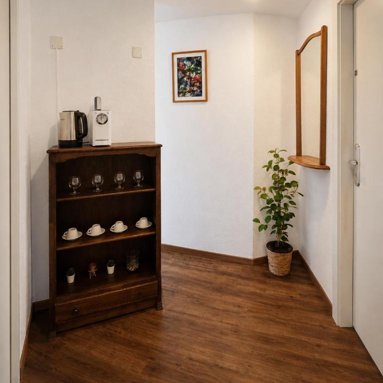 KB CityRooms Self-Check-In - Familienzimmer mit eigenem Bad - 2