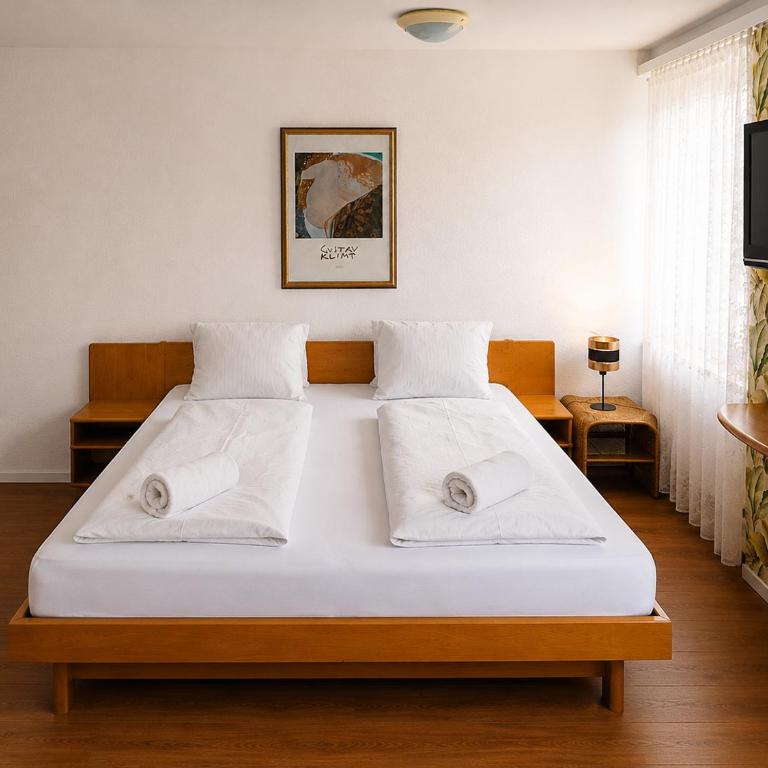 KB CityRooms Self-Check-In - Familienzimmer mit eigenem Bad - 1