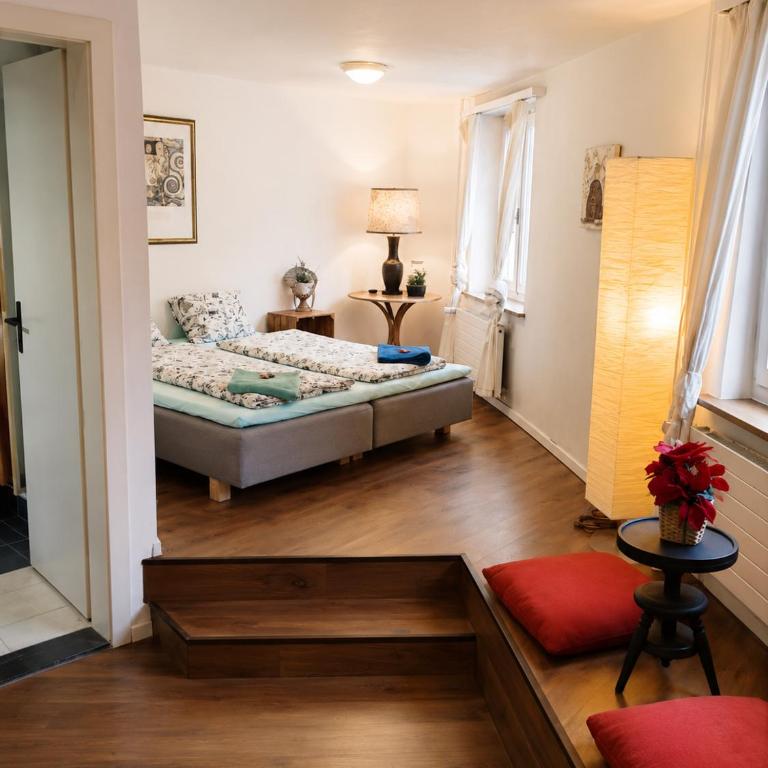 KB CityRooms Self-Check-In - Deluxe Zimmer mit Queensize-Bett - 1