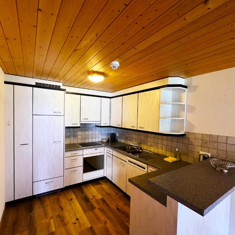 Hotel Bodmi - Apartment mit 3 Schlafzimmern und Bergblick - 2