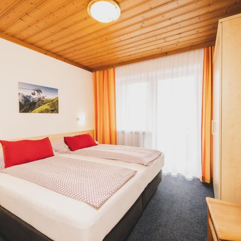 Haus Voglreiter - inkl Sommerkarte, zentrale und ruhige Lage, Garten mit Spielplatz - Apartment mit Aussicht und Balkon - 5
