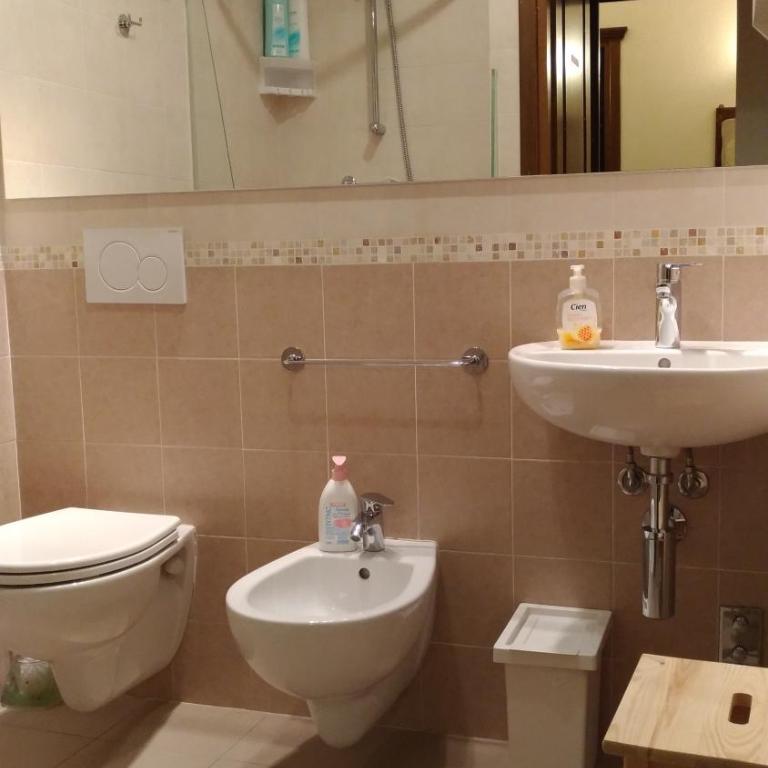Alfieri Bed & Breakfast - Camera Matrimoniale con Bagno Privato - 1