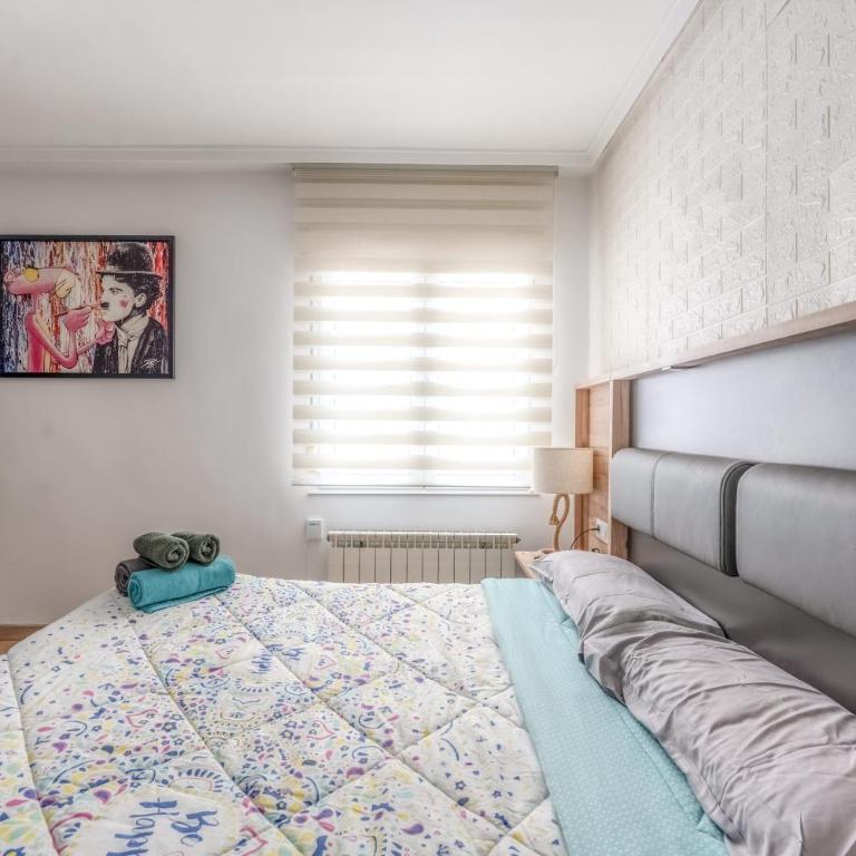 Estrenar! Con PINBALL 8 min ayto 2 habs 150 - Apartamento - 25