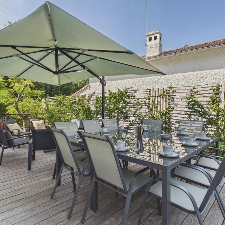 Superbe maison pour 9, jardin, tout a pied - Ferienhaus - 30