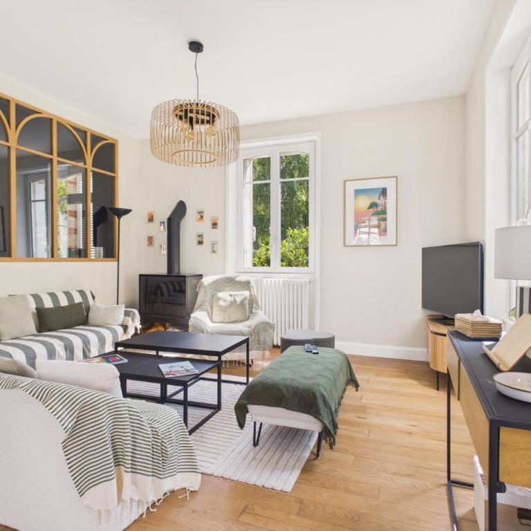 Superbe maison pour 9, jardin, tout a pied - Ferienhaus - 3