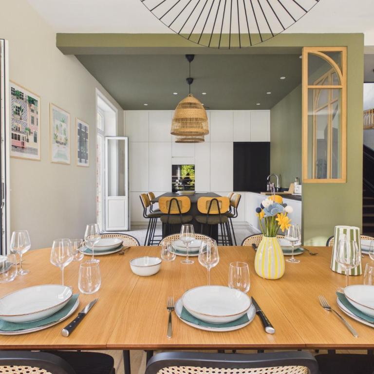 Superbe maison pour 9, jardin, tout a pied - Ferienhaus - 9