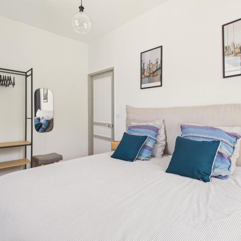Superbe maison pour 9, jardin, tout a pied - Ferienhaus - 23