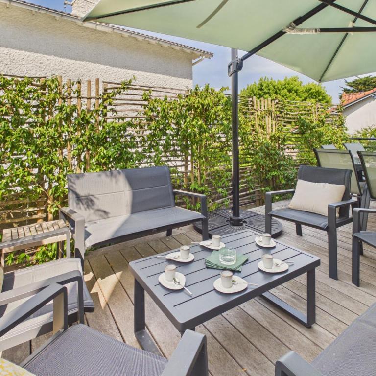 Superbe maison pour 9, jardin, tout a pied - Ferienhaus - 2