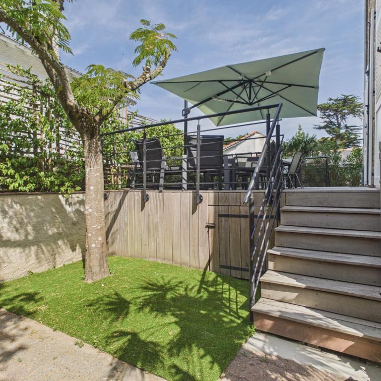 Superbe maison pour 9, jardin, tout a pied - Ferienhaus - 32