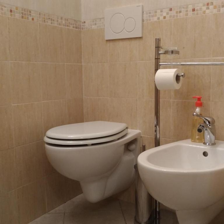 Alfieri Bed & Breakfast - Camera Matrimoniale con Bagno Privato - 5