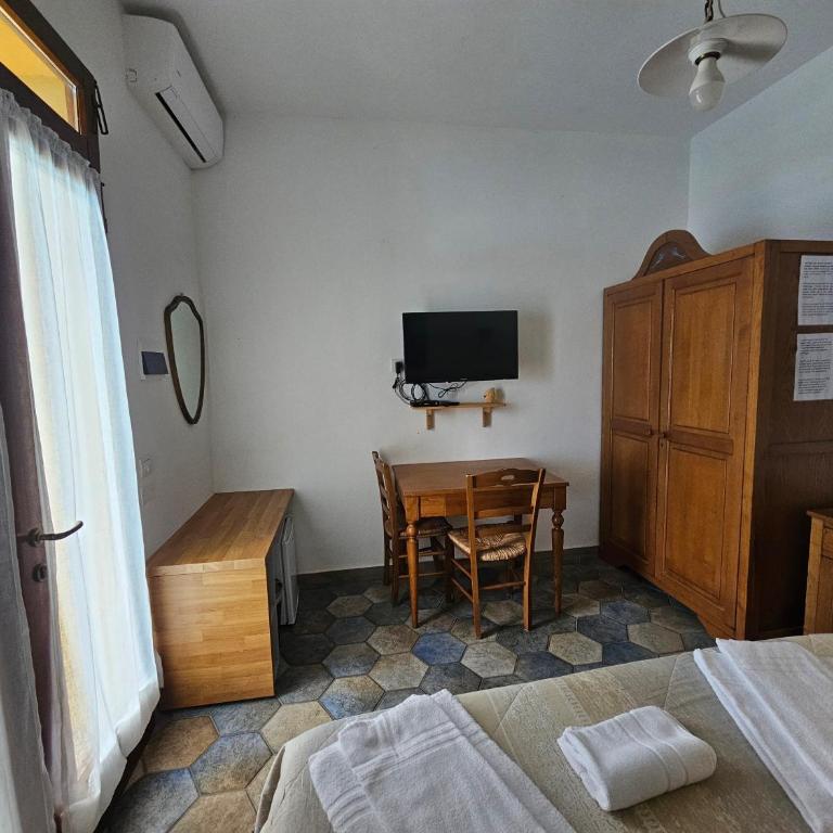 Il Borgo Di Campi - Double Room with Patio - 3