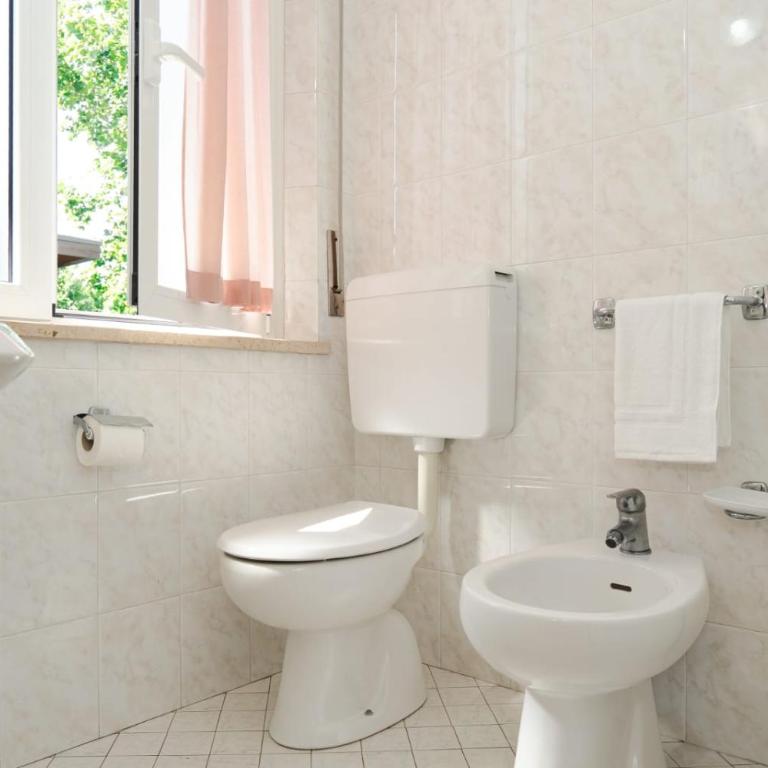 Hotel Galileo - Deluxe Double or Twin Room with Balcony - 6