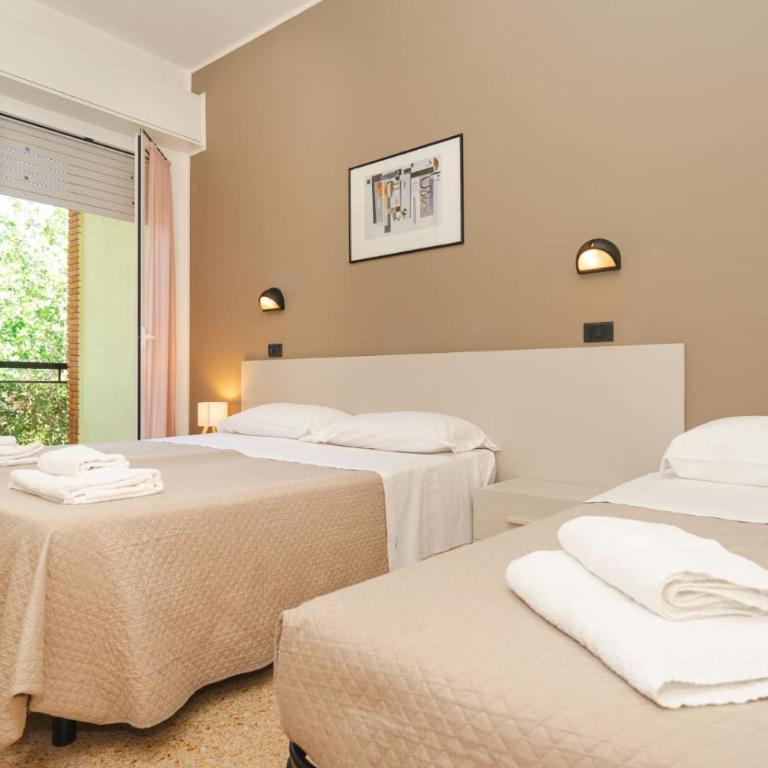 Hotel Galileo - Triple Room with Balcony - 5
