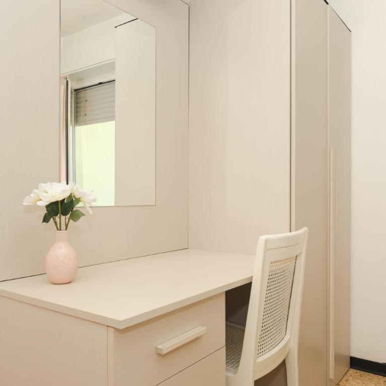 Hotel Galileo - Deluxe Double or Twin Room with Balcony - 8