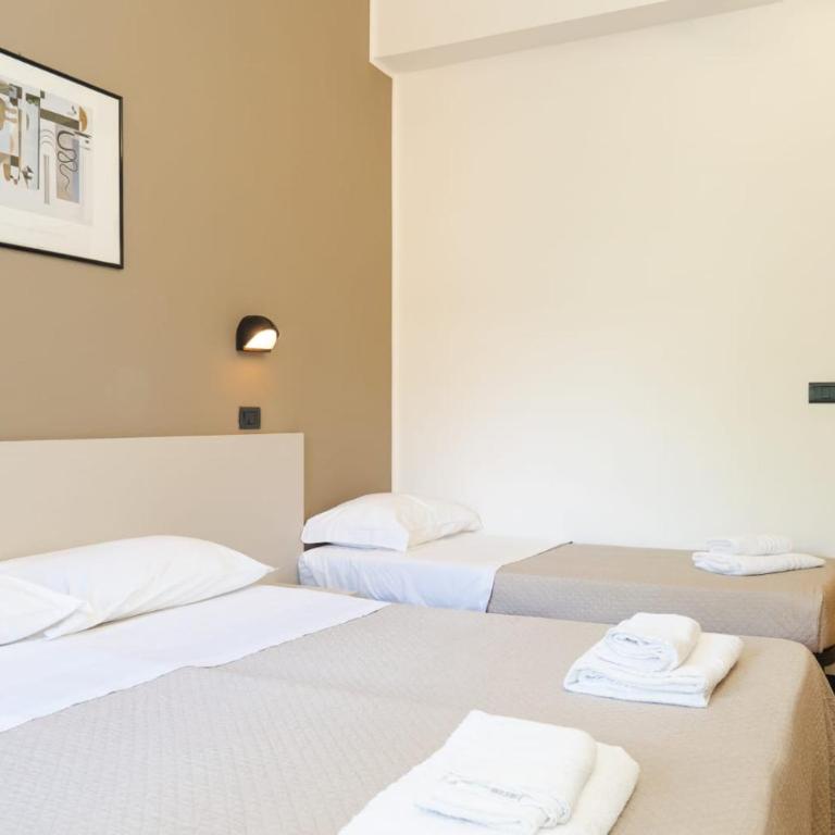 Hotel Galileo - Triple Room with Balcony - 9