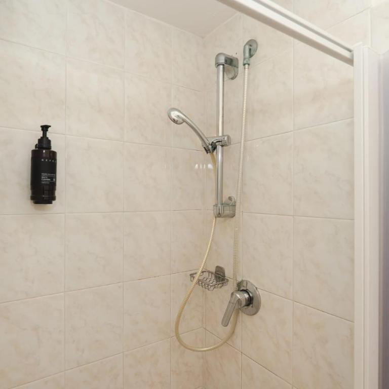 Hotel Galileo - Deluxe Double or Twin Room with Balcony - 11