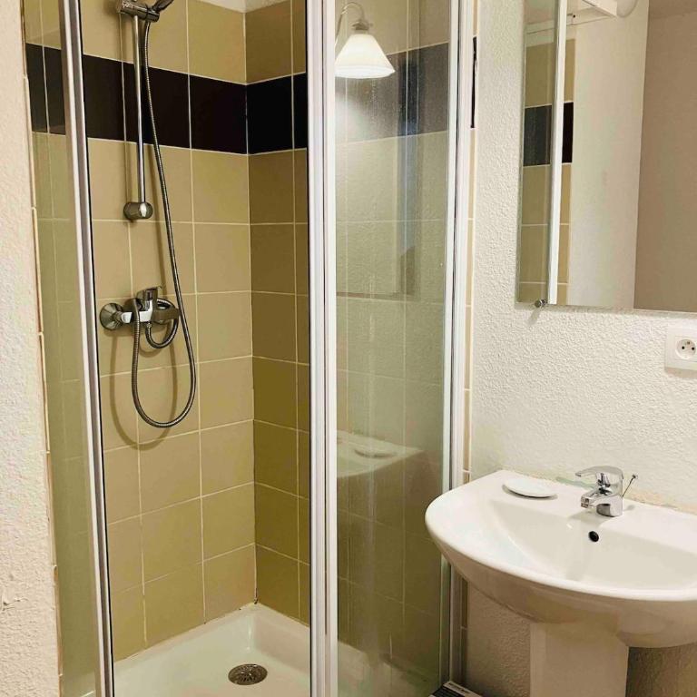 Spacieux appartement, plein centre avec Sauna - Appartement 4 Chambres - 24