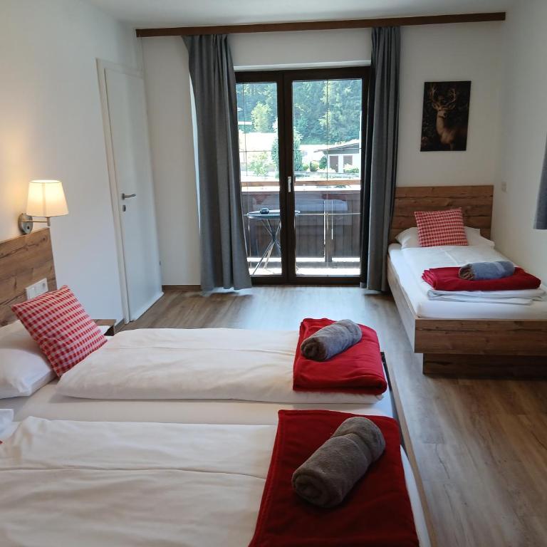 Haus Huber Zimmer und Apartments - Apartment mit 2 Schlafzimmern und Balkon - 3
