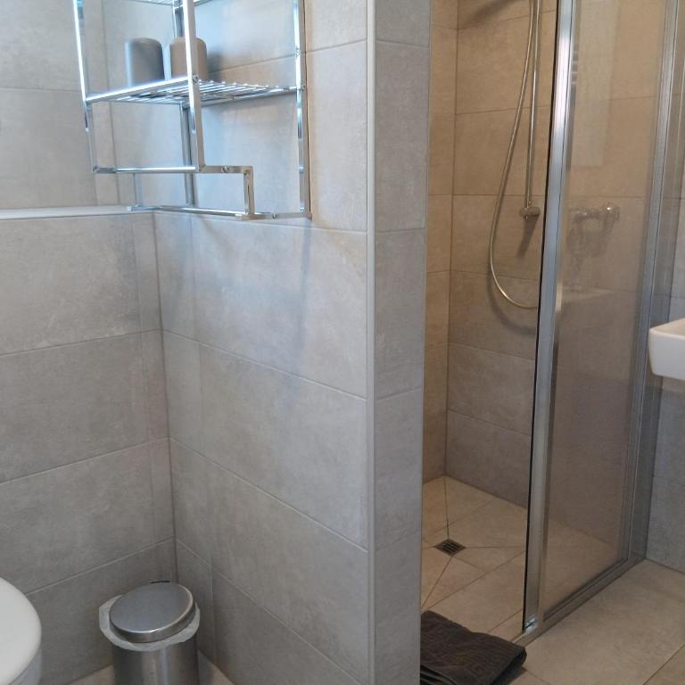 Haus Huber Zimmer und Apartments - Apartment mit 2 Schlafzimmern und Balkon - 4