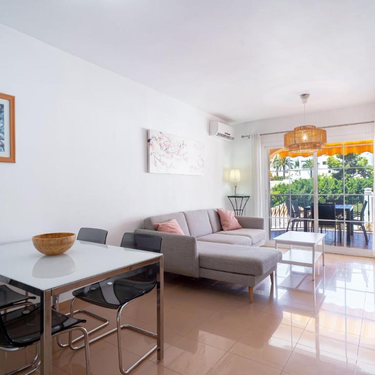 Mediterraneo bajo Casasol - Two-Bedroom Apartment with Pool View - 9