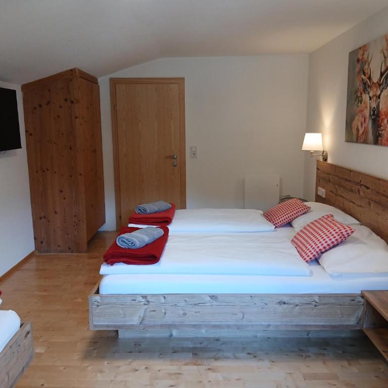 Haus Huber Zimmer und Apartments - Apartment mit 2 Schlafzimmern und Balkon - 3