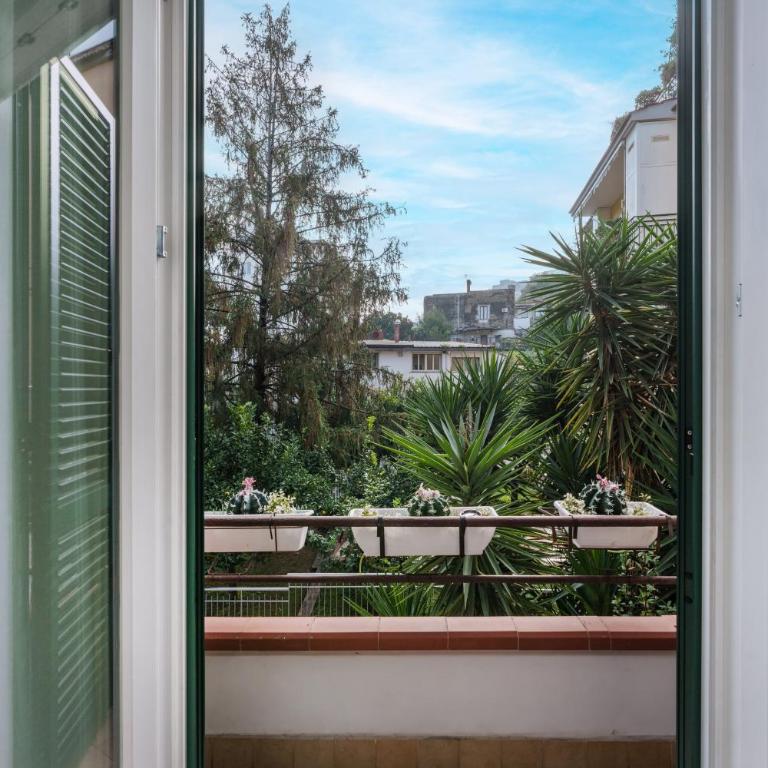 GARDEN HOUSE Apartments in Naples - Apartment with Garden View - 2