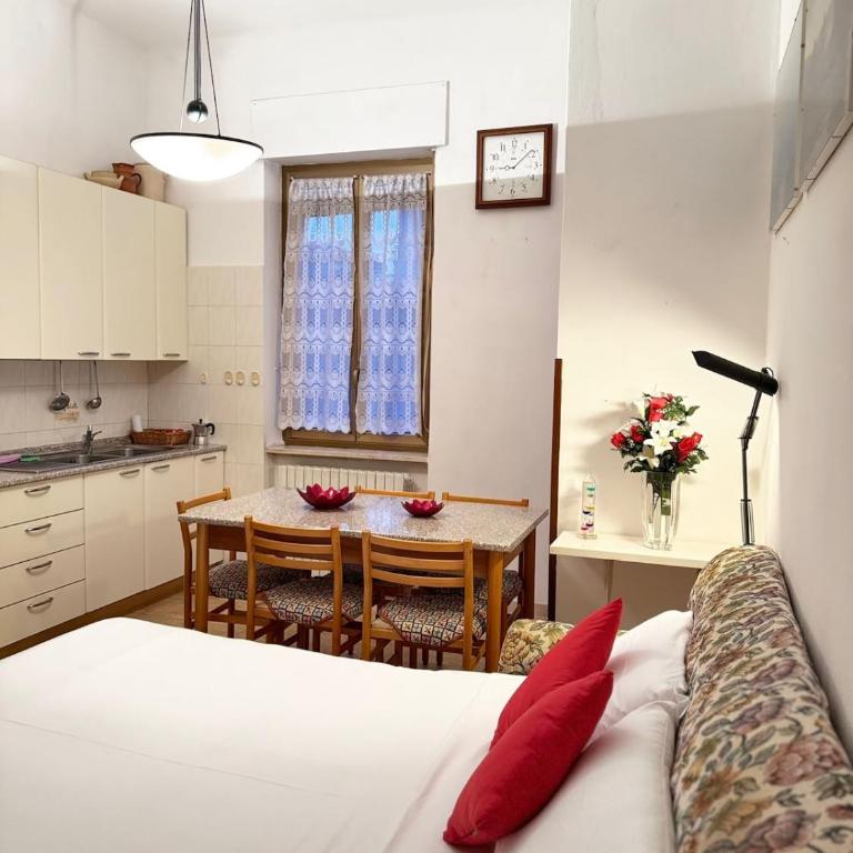 Classic Milan house 15 minutes from Duomo - One-Bedroom Apartment - 13