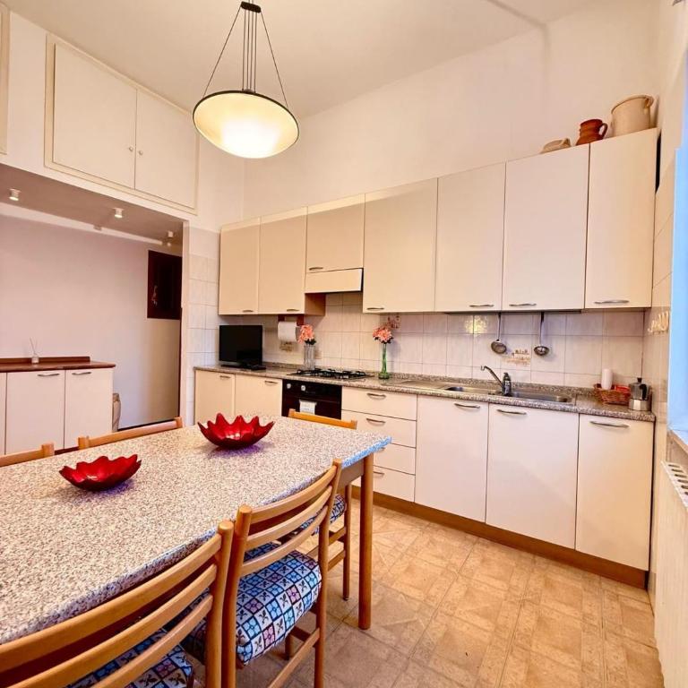 Classic Milan house 15 minutes from Duomo - One-Bedroom Apartment - 16
