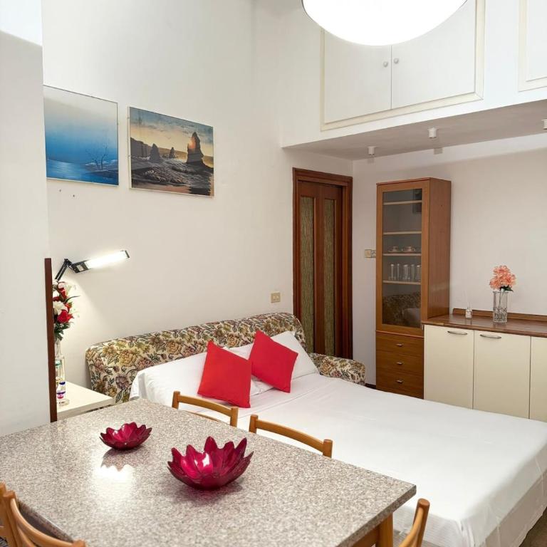 Classic Milan house 15 minutes from Duomo - One-Bedroom Apartment - 14