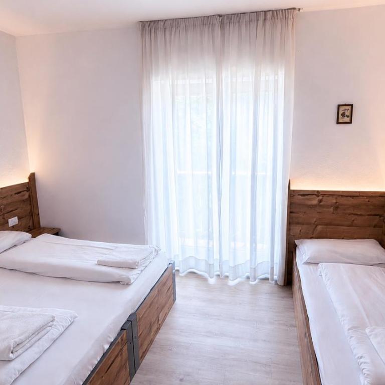 Hotel Regina Delle Dolomiti - Camera Tripla - 1