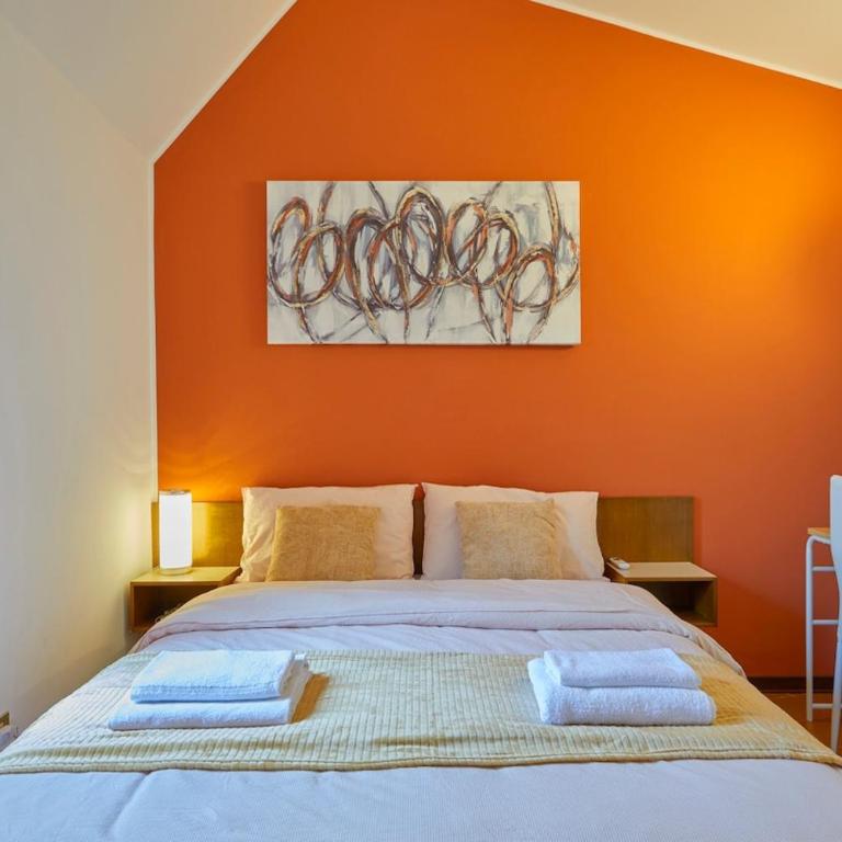 Lake view apartment - 100mt Lake - Pool, Free Parking - Appartamento con 2 Camere da Letto - 2
