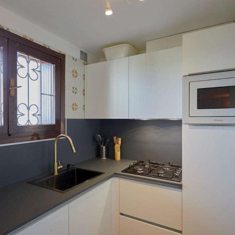 Lake view apartment - 100mt Lake - Pool, Free Parking - Appartamento con 2 Camere da Letto - 10