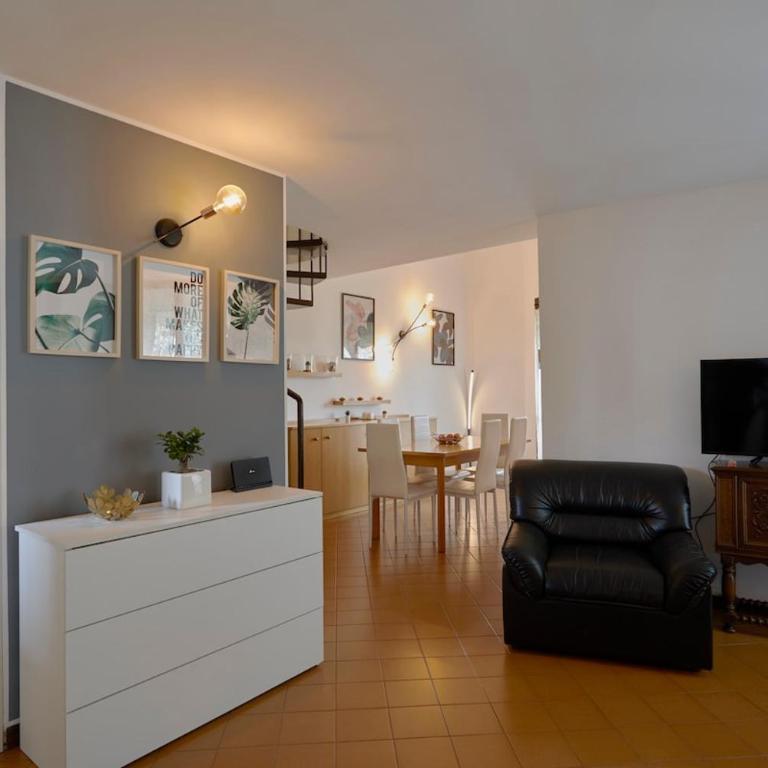 Lake view apartment - 100mt Lake - Pool, Free Parking - Appartamento con 2 Camere da Letto - 13
