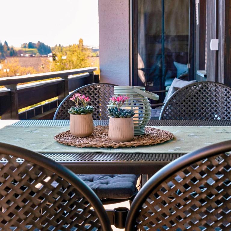 FeWo Armonie im Allgäu - Tischfußball & Dart, großer Südbalkon, gratis Erlebnisse mit Königscard - Apartment - 4